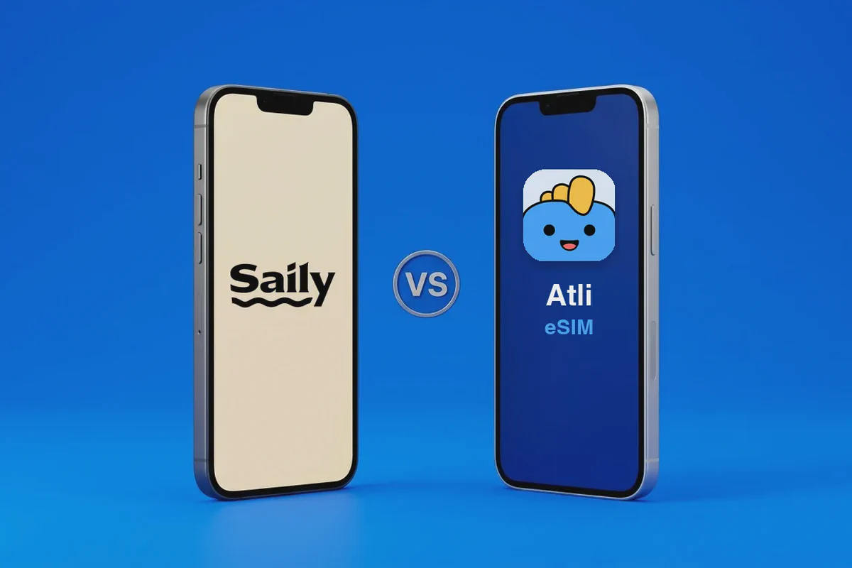 Mockup 3D di confronto tra smartphone con eSIM Saily e Atli su sfondo blu elettrico